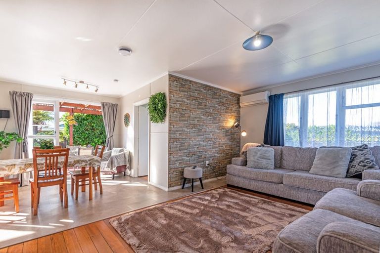 Photo of property in 3 Glasgow Street, Takaro, Palmerston North, 4412