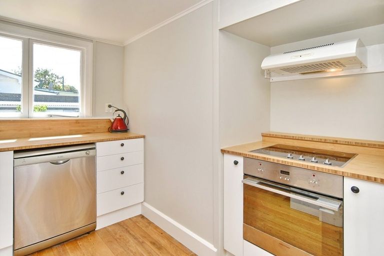 Photo of property in 12 Silvester Street, Woolston, Christchurch, 8023