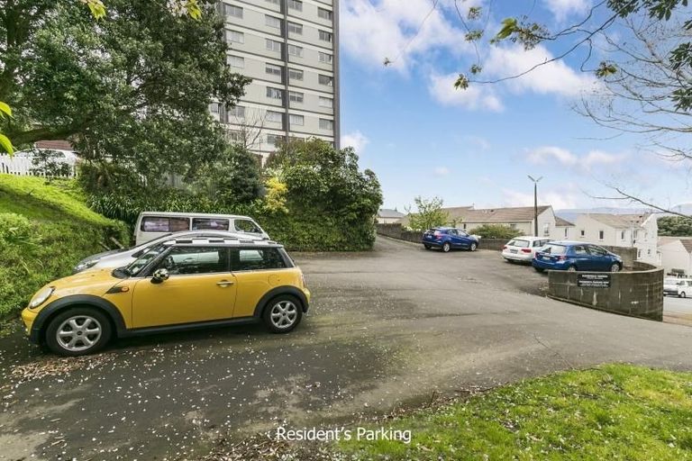 Photo of property in Mansfield Towers, 1 Grant Road, Thorndon, Wellington, 6011