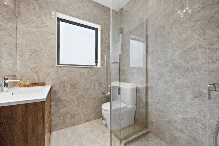 Photo of property in 142c Prince Regent Drive, Half Moon Bay, Auckland, 2012