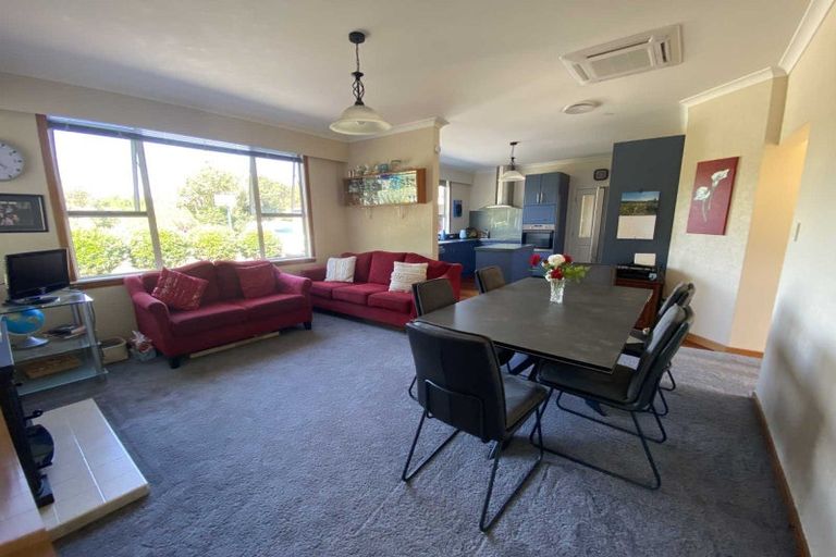 Photo of property in 18 Arthur Road, Paraite, New Plymouth, 4373