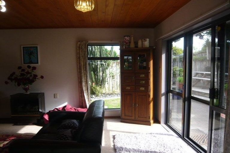 Photo of property in 18 Silhouette Way, Western Heights, Hamilton, 3200