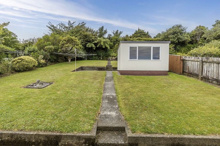 Photo of property in 57 Taylor Terrace, Tawa, Wellington, 5028