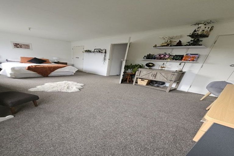 Photo of property in 16 Malcolm Street, Martinborough, 5711