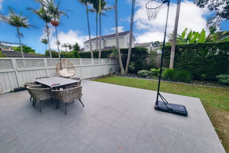 Photo of property in The Georgian, 2/8 Sidmouth Street, Mairangi Bay, Auckland, 0630