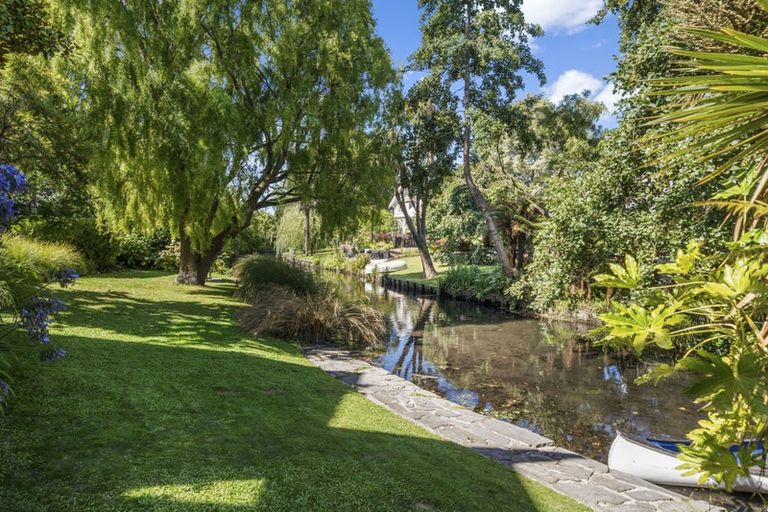 Photo of property in 100 Glandovey Road, Fendalton, Christchurch, 8052