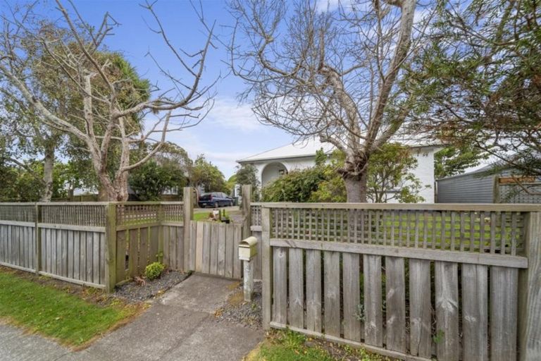 Photo of property in 54 Waihi Road, Hawera, 4610