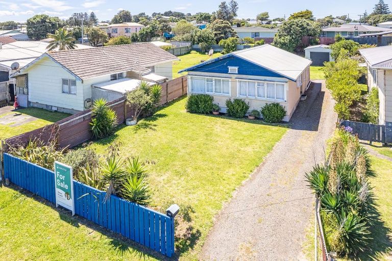 Photo of property in 18 Aotea Street, Castlecliff, Whanganui, 4501
