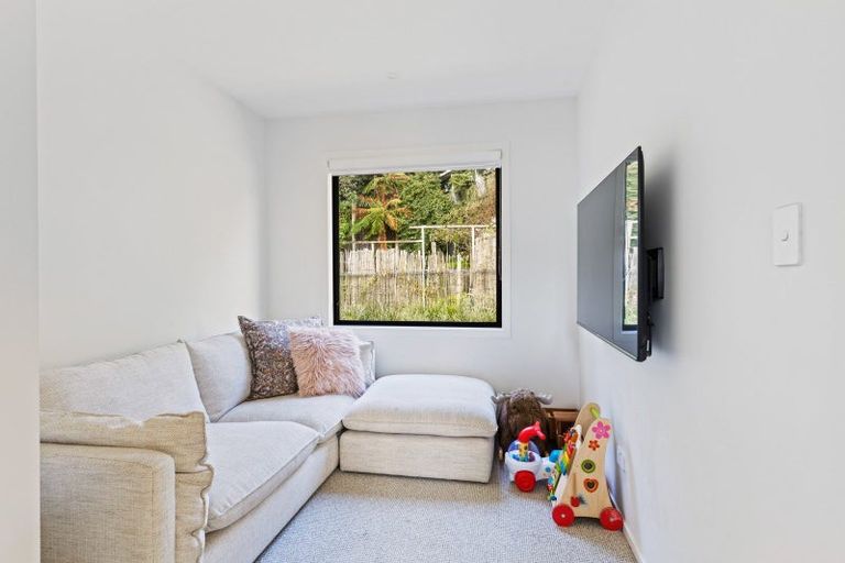 Photo of property in 6e Burns Street, Westown, New Plymouth, 4310