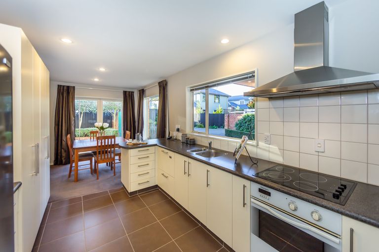 Photo of property in 11a Galway Avenue, Bryndwr, Christchurch, 8052