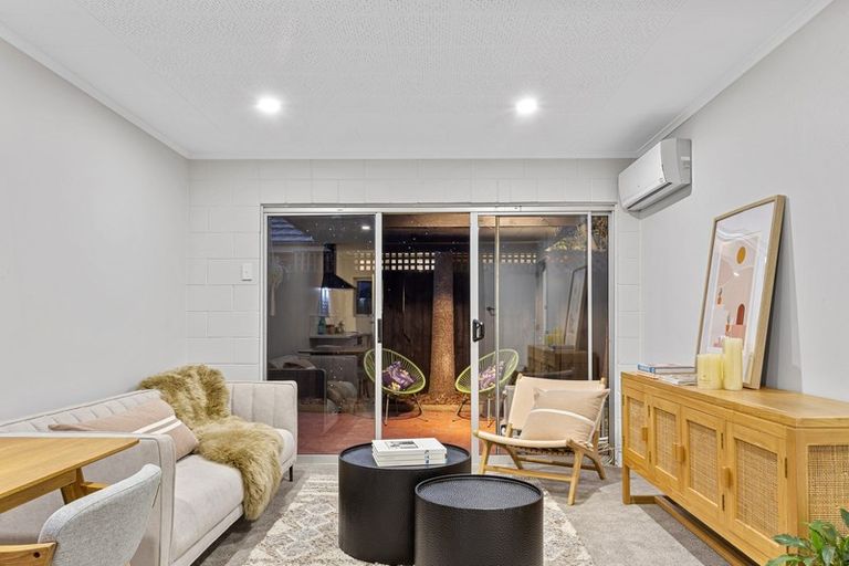 Photo of property in 4/106 Charles Street, Waltham, Christchurch, 8011