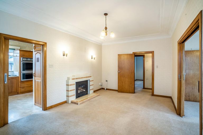 Photo of property in 8 Atarangi Road, Greenlane, Auckland, 1051