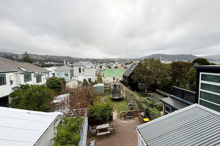 Photo of property in 92 Austin Street, Mount Victoria, Wellington, 6011