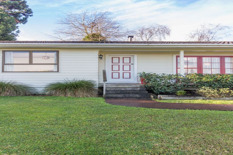 Photo of property in 12 St Catherine Crescent, West Harbour, Auckland, 0618