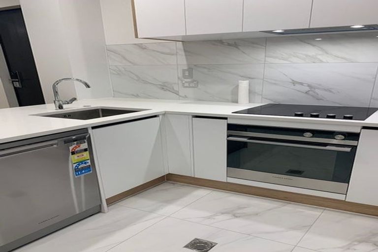 Photo of property in 67a Divich Avenue, Te Atatu South, Auckland, 0610