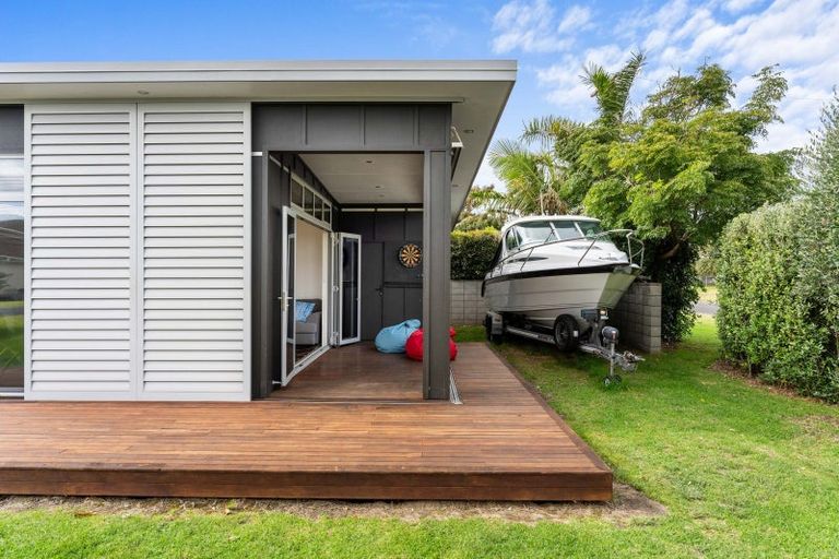 Photo of property in 100 Sylvia Road, Whangamata, 3620