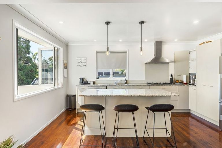 Photo of property in 67a Park Rise, Campbells Bay, Auckland, 0630