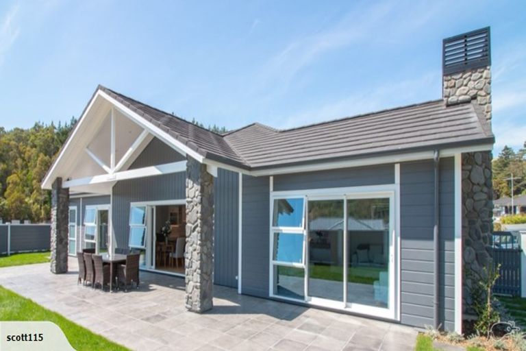 Photo of property in 52 Banks Boulevard, Whitby, Porirua, 5024