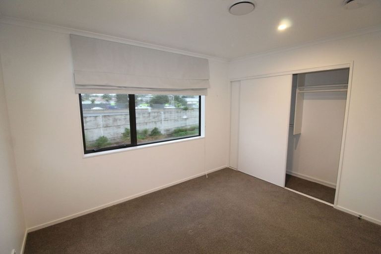 Photo of property in 24a Titoki Street, Te Atatu Peninsula, Auckland, 0610
