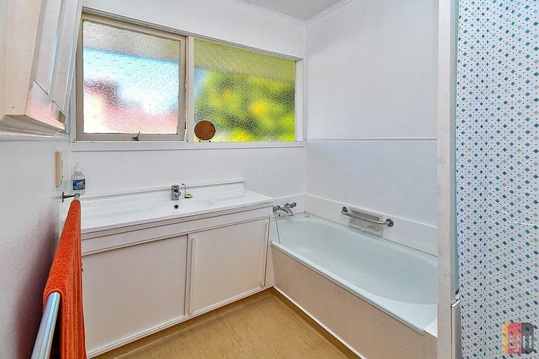 Photo of property in 20 Renwick Street, Papakura, 2110