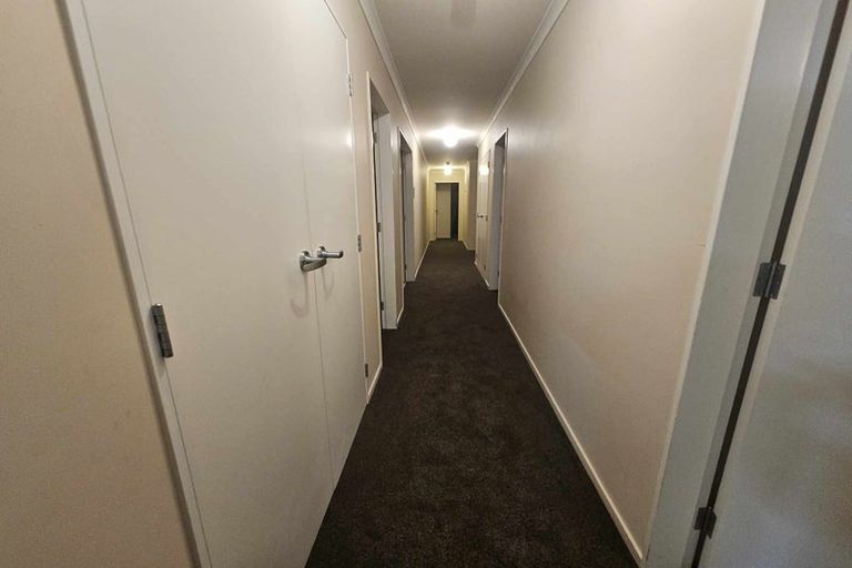 Photo of property in 37 Mcewen Crescent, Riverstone Terraces, Upper Hutt, 5018