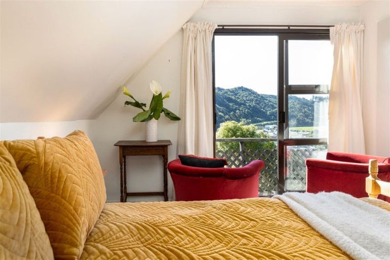 Photo of property in 5 Newgate Street, Picton, 7220