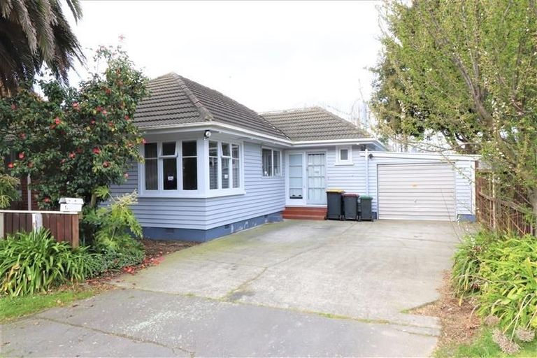 Photo of property in 1 Ludecke Place, Sockburn, Christchurch, 8042