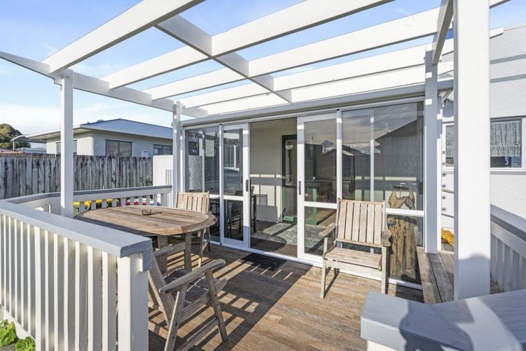 Photo of property in 17 Tasman Street, Opunake, 4616