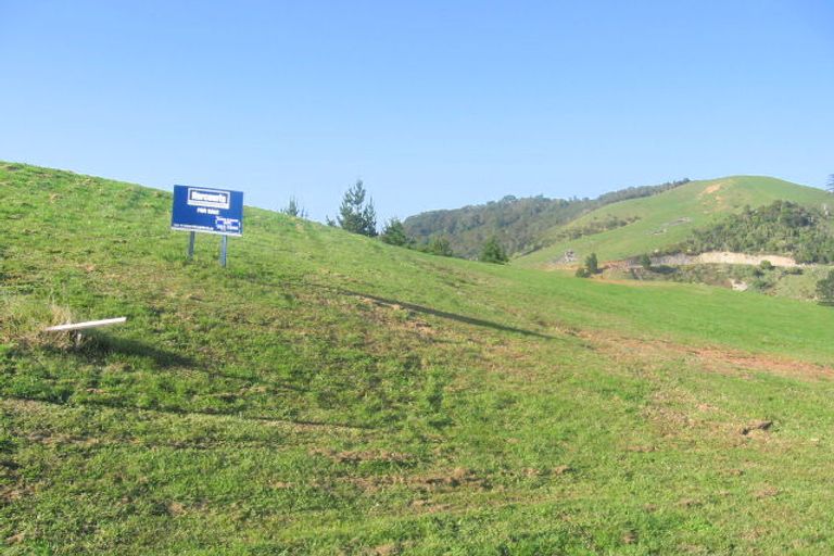 Photo of property in 3 Ohuka Place, Whitianga, 3510