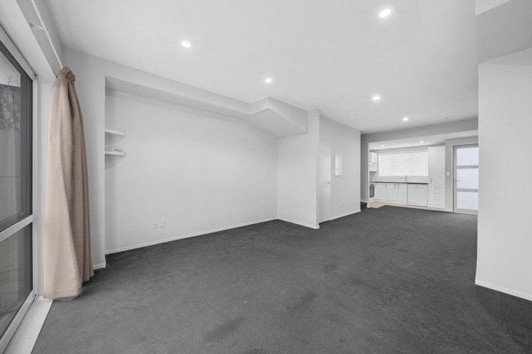 Photo of property in 15/11 Ray Small Drive, Papakura, 2110