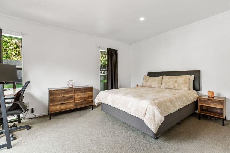 Photo of property in 5 Neta Grove, Henderson, Auckland, 0612