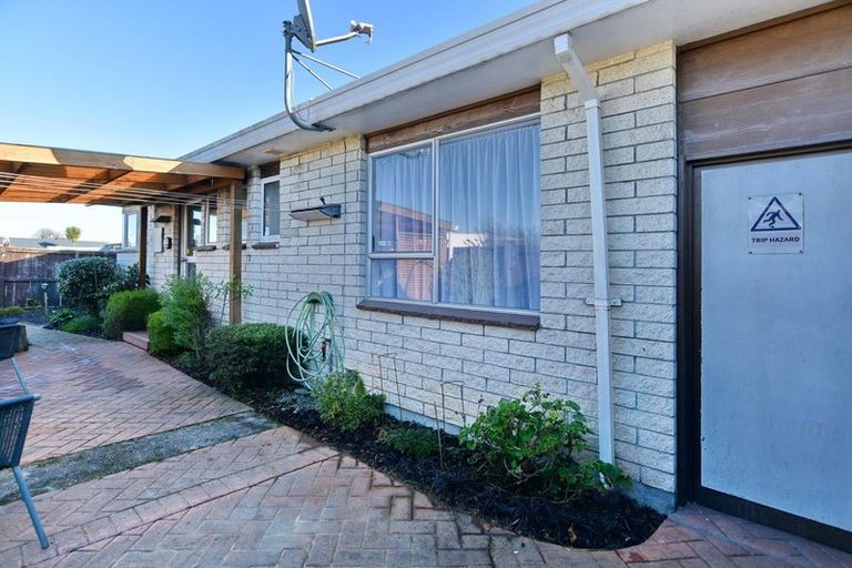 Photo of property in 1/168 Sawyers Arms Road, Bishopdale, Christchurch, 8053