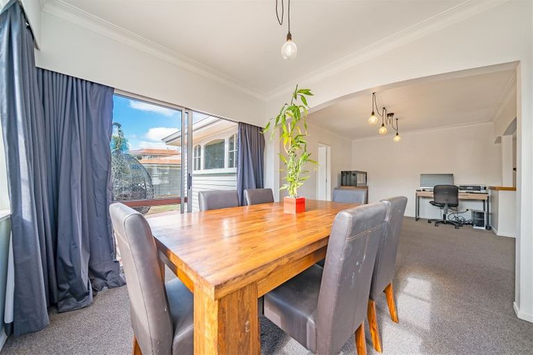 Photo of property in 8 Earlston Grove, Avalon, Lower Hutt, 5011