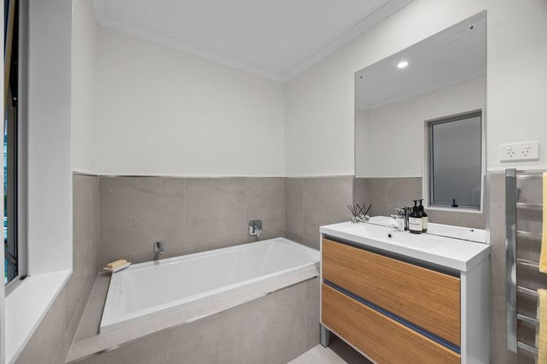 Photo of property in 27 Forbes Mccammon Drive, Swanson, Auckland, 0614