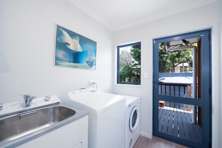 Photo of property in 2 Ross Street, Opua, 0200