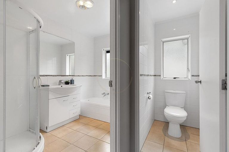 Photo of property in 3 Bernina Place, Weymouth, Auckland, 2103