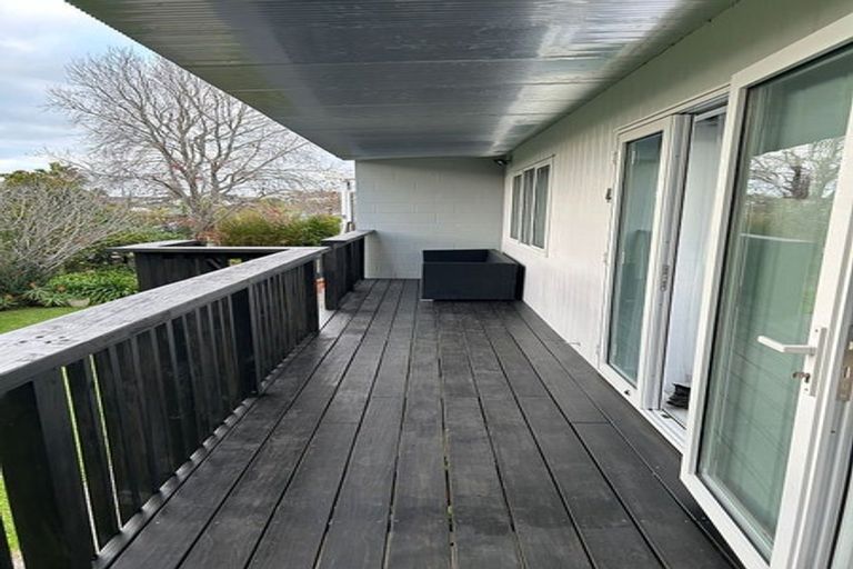 Photo of property in 4/18 Bevyn Street, Castor Bay, Auckland, 0620