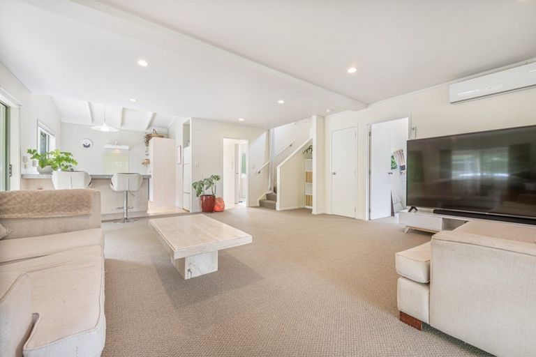 Photo of property in 205d Henderson Valley Road, Henderson, Auckland, 0612