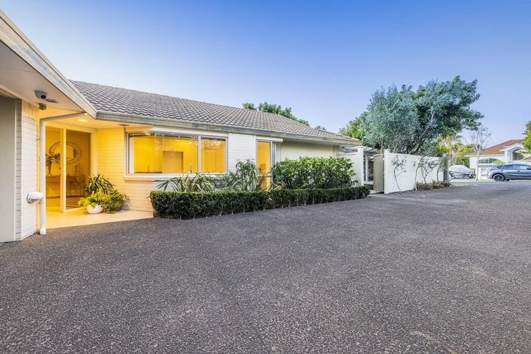 Photo of property in 6 Kilimanjaro Drive, Northpark, Auckland, 2013