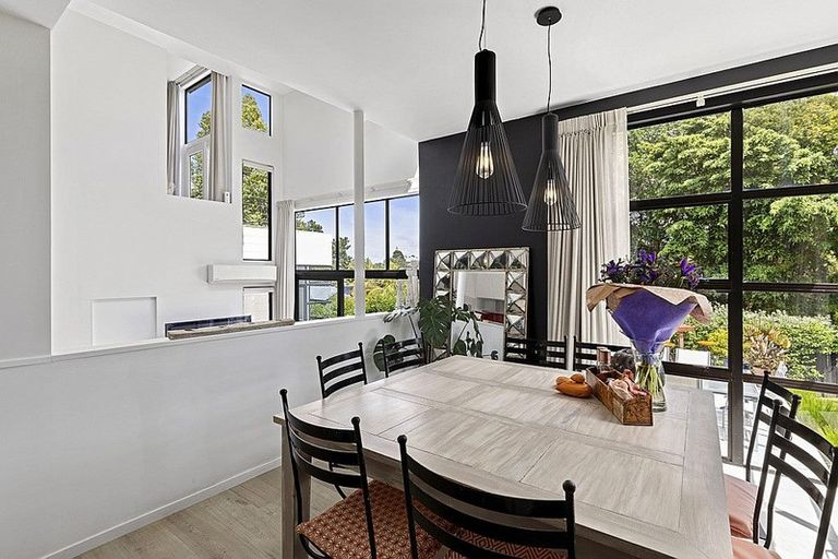 Photo of property in 31 Waipuia Place, Greenhithe, Auckland, 0632