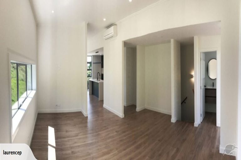 Photo of property in 8a Huka Road, Birkenhead, Auckland, 0626