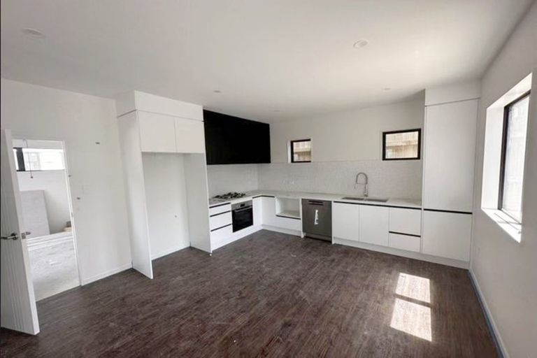 Photo of property in 29a Sheridan Drive, New Lynn, Auckland, 0600