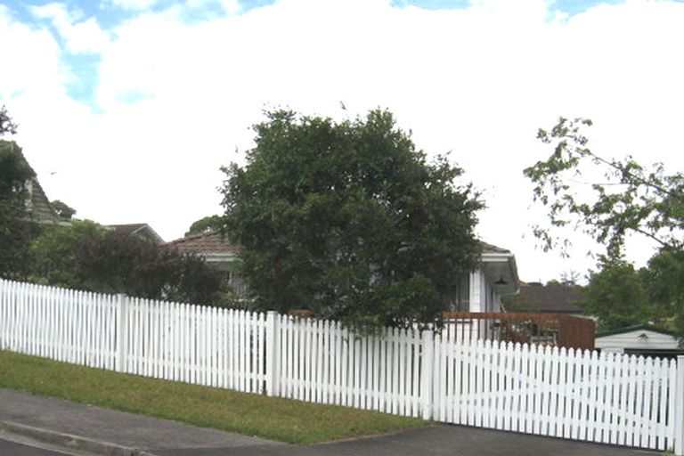 Photo of property in 6 Glenbury Place, Massey, Auckland, 0614