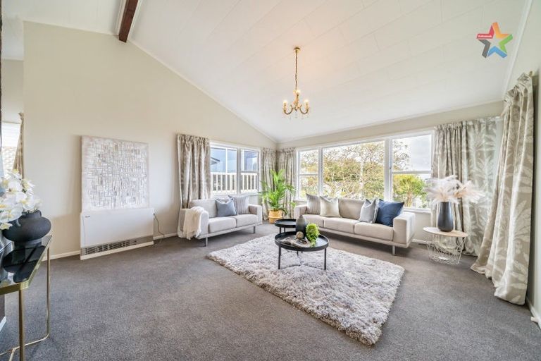 Photo of property in 231 Dowse Drive, Maungaraki, Lower Hutt, 5010