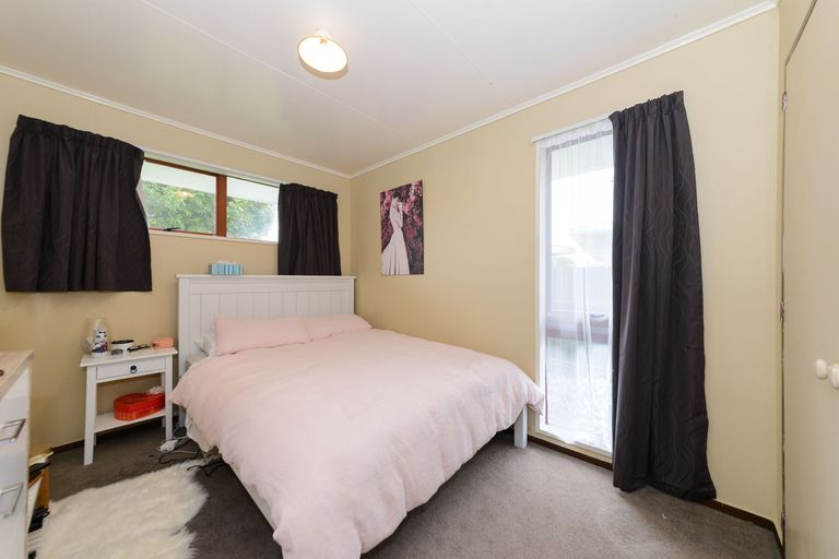 Photo of property in 51 Kimberley Grove, Westbrook, Palmerston North, 4412