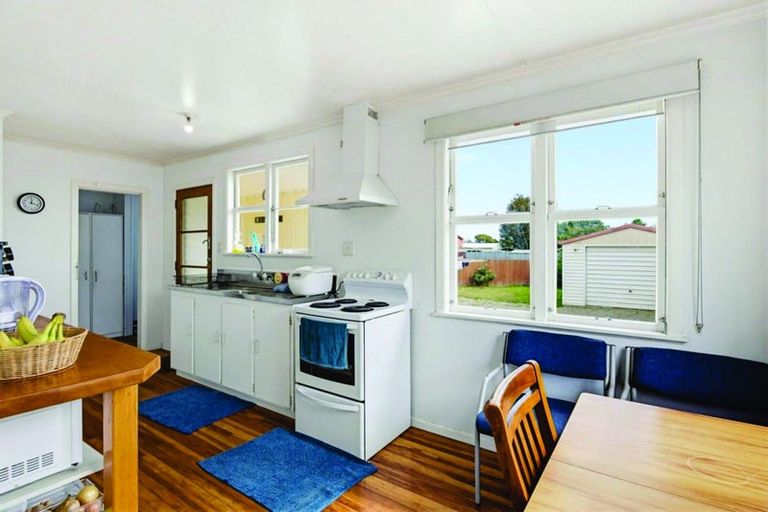 Photo of property in 14 William Street, Levin, 5510