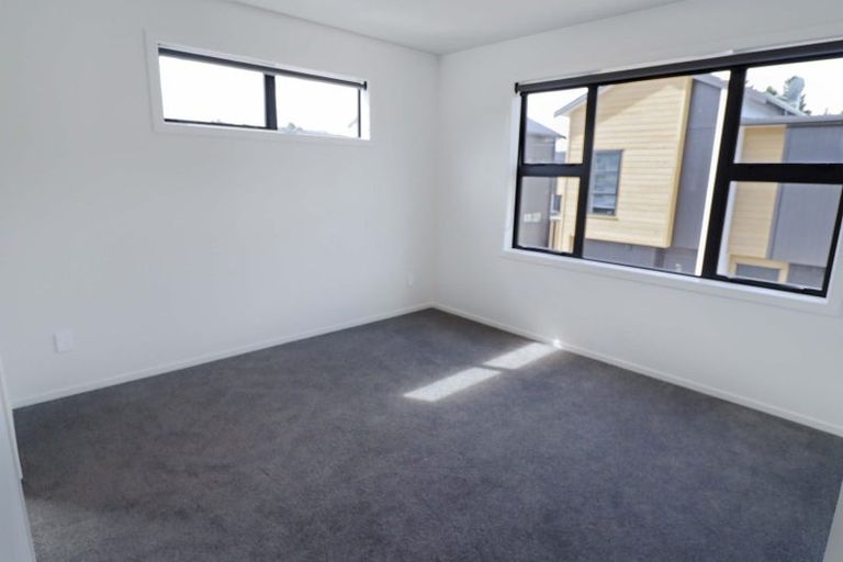 Photo of property in 10 Te Ara O Papatahi, Wainuiomata, Lower Hutt, 5014