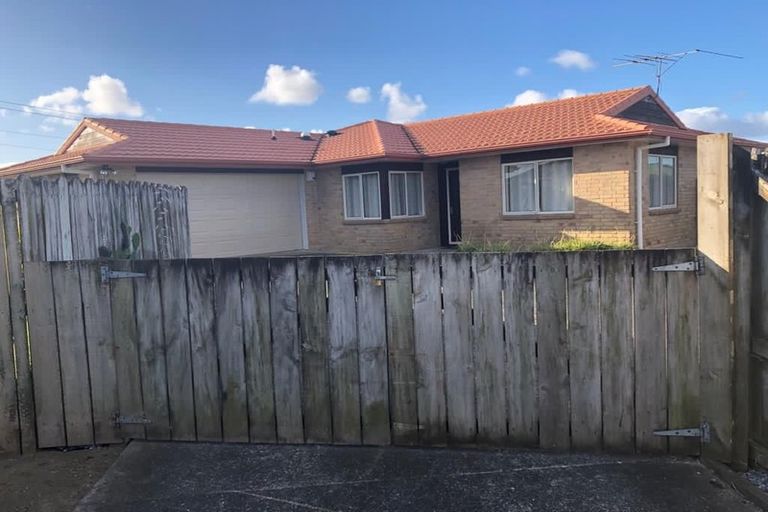 Photo of property in 15 Matilda Place, Weymouth, Auckland, 2103