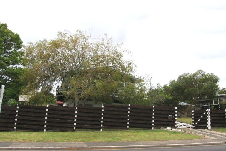 Photo of property in 97 Lauderdale Road, Birkdale, Auckland, 0626