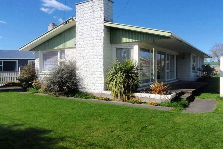 Photo of property in 43 Greendale Avenue, Avonhead, Christchurch, 8042